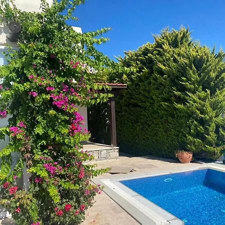 Santa-fe Private Pool Villa