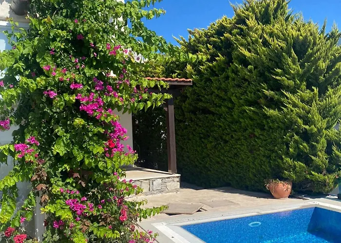 Santa-fe Private Pool Villa